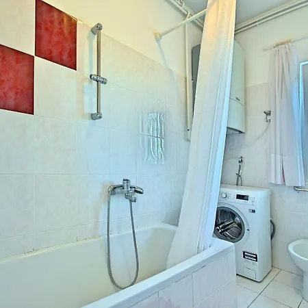 Modern Holiday With Private Pool In Feriehus *