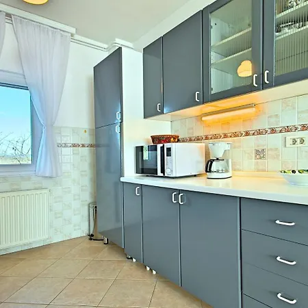 Modern Holiday With Private Pool In Feriehus