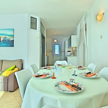 Modern Holiday With Private Pool In Feriehus Marčana