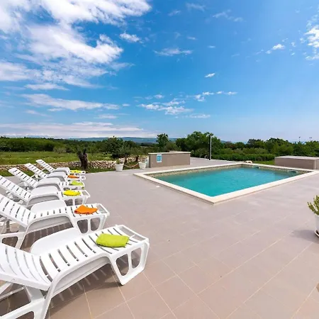 Vikendica Modern Holiday With Private Pool In *