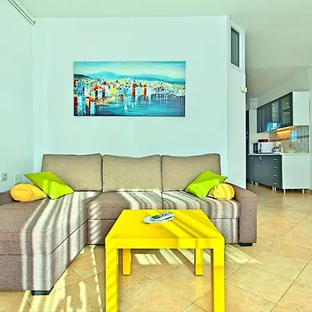Modern Holiday With Private Pool In *